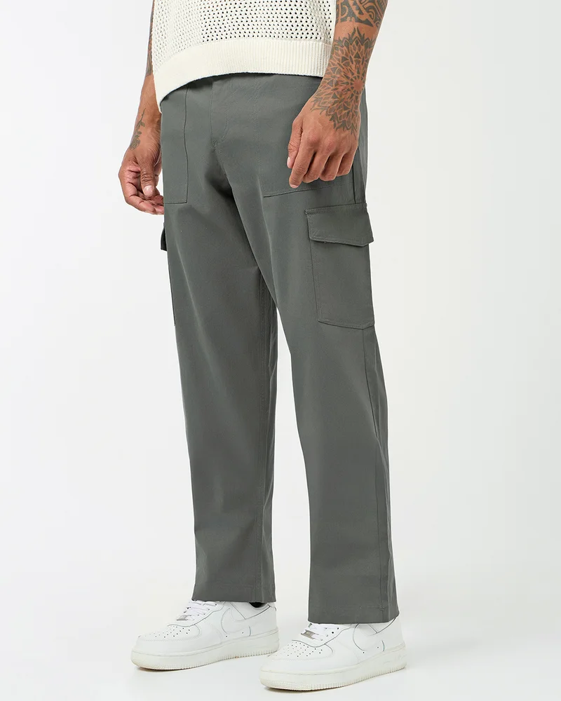 bewakoof Men's Grey Straight Fit Cargo Pants